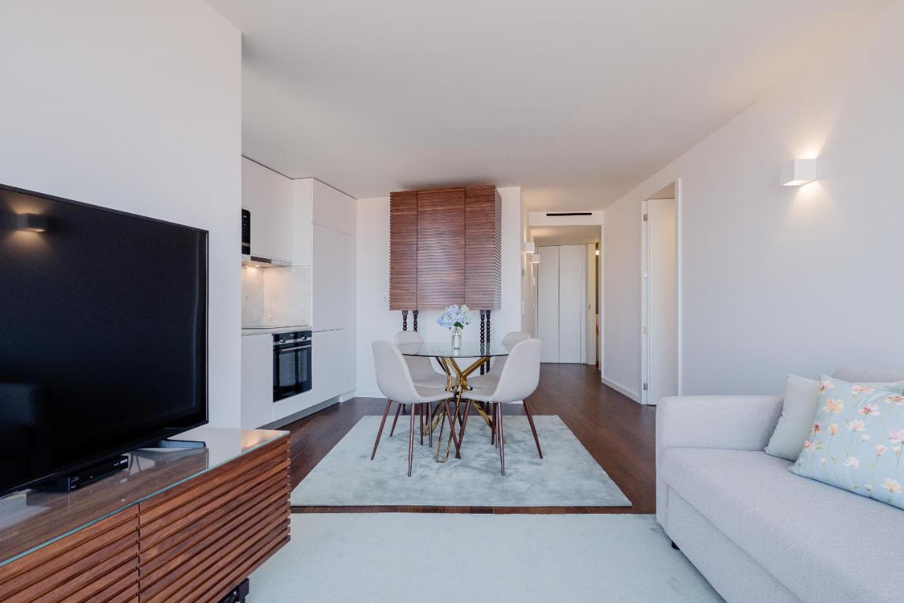 Boutique Rentals- Bliss By The Sea Apt- Ocean Views In Foz Beach Порту Экстерьер фото